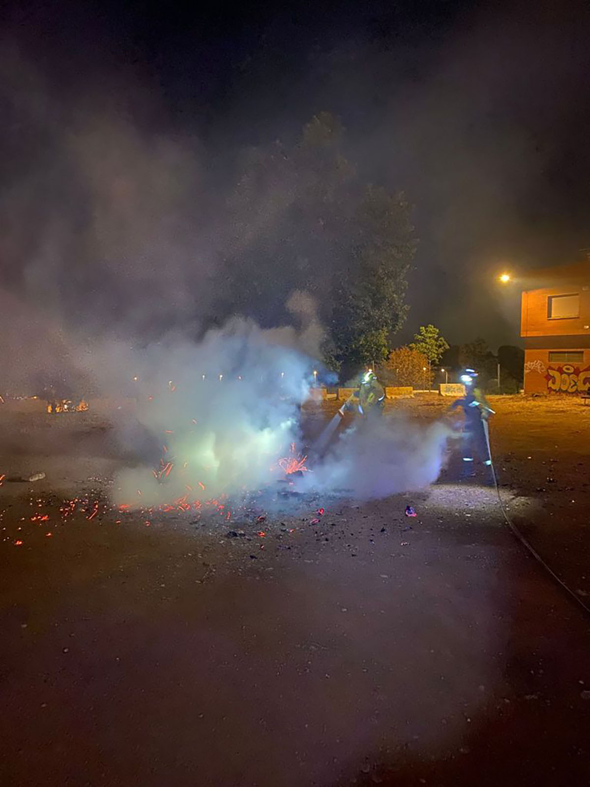 El balanç de la nit de Sant Joan deixa 41 actuacions per incendis i per incivisme